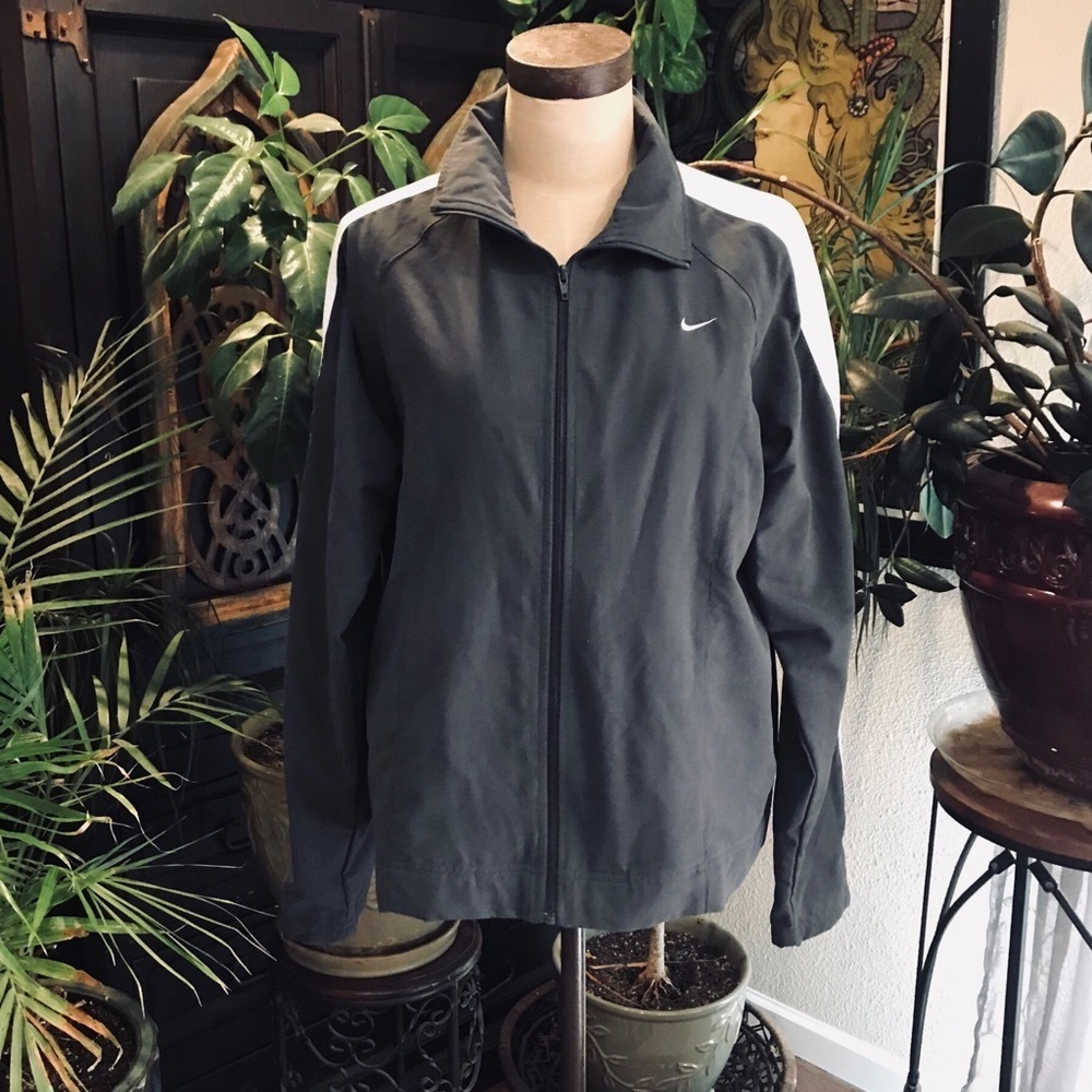 Nike retro track windbreaker jacket